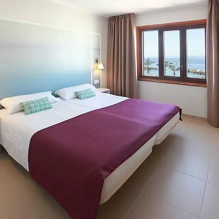 Flamingo Resort *